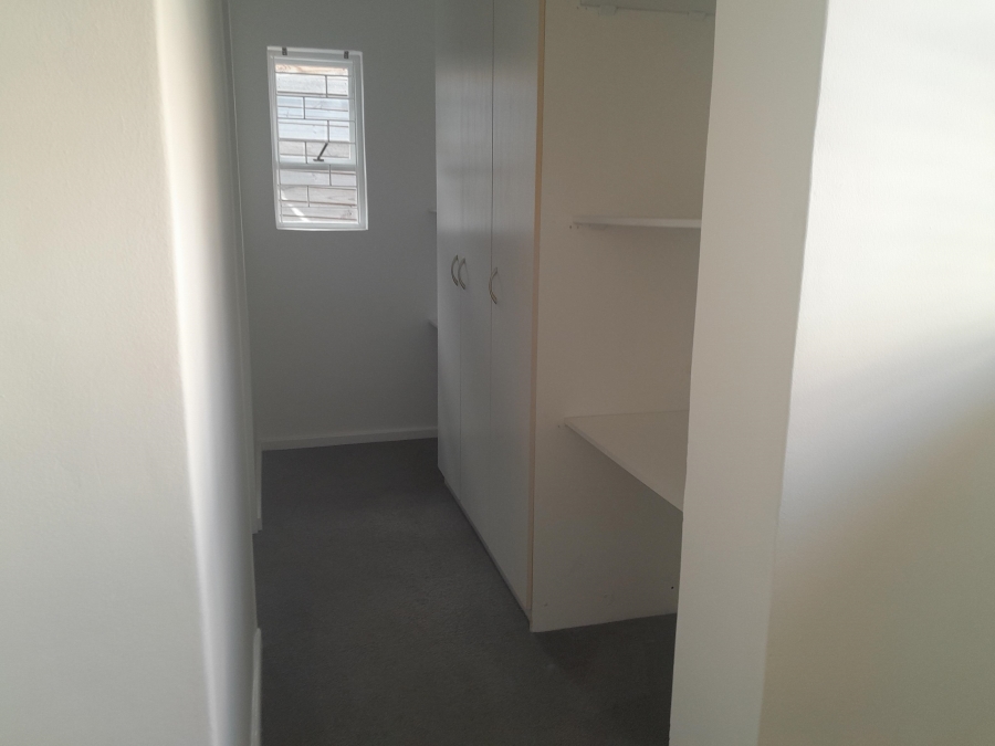 To Let 1 Bedroom Property for Rent in Pinelands Western Cape
